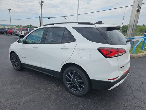 Used 2022 Chevrolet Equinox RS w/ RS Leather Package FWD image 9