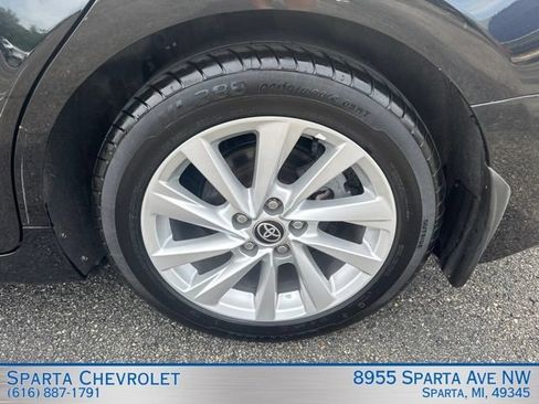 Used 2024 Toyota Camry SE FWD image 9