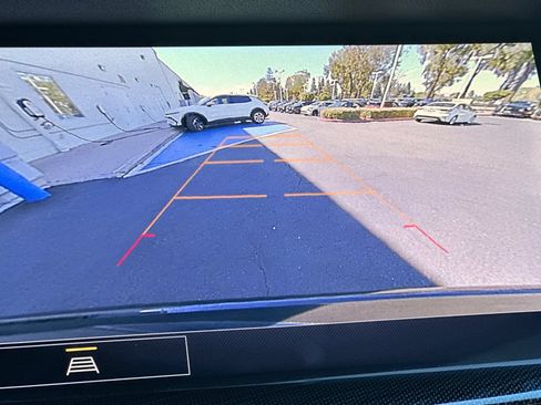 Used 2021 Buick Envision Essence FWD image 28