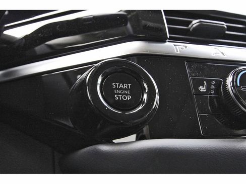 New 2026 Nissan Pathfinder SL w/ SL Premium Package (P04) FWD image 17
