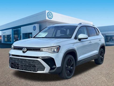 New 2026 Volkswagen Taos SE FWD image 3
