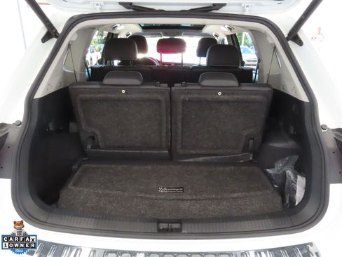 Certified 2023 Volkswagen Tiguan SE w/ Panoramic Sunroof Package FWD image 23