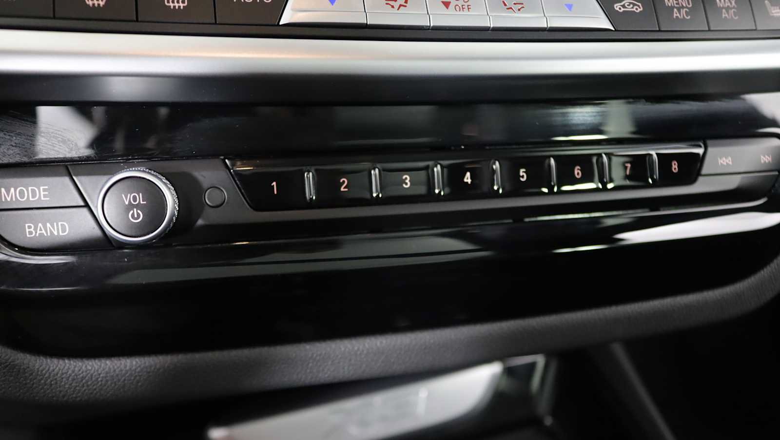 Used 2024 BMW X3 xDrive30i w/ Premium Package w/ZPA AWD/4WD image 29