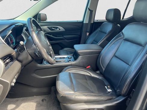 Used 2020 Chevrolet Traverse RS w/ LPO, Floor Liner Package AWD/4WD image 9