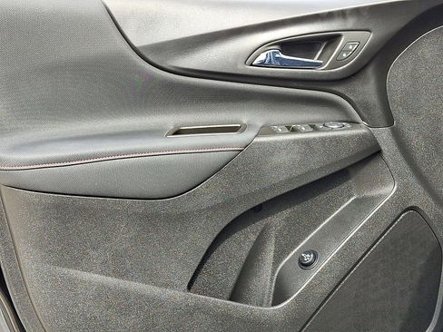 Used 2023 Chevrolet Equinox RS image 13