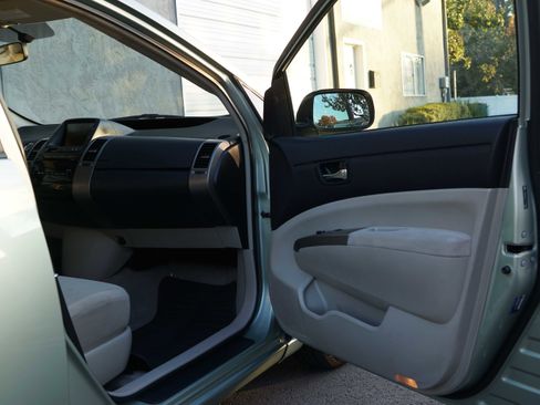 Used 2007 Toyota Prius Touring image 32