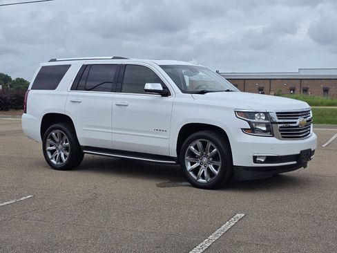 Used 2017 Chevrolet Tahoe Premier RWD image 3