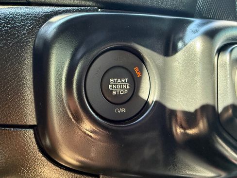 Used 2020 Jeep Wrangler Unlimited Sahara AWD/4WD image 26