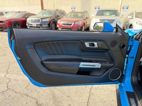 Used 2017 Ford Mustang Premium image 19