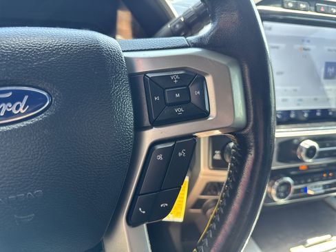 Used 2022 Ford F350 Lariat w/ Chrome Package AWD/4WD image 24