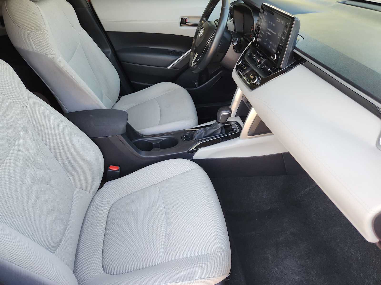 Used 2022 Toyota Corolla Cross LE FWD image 14