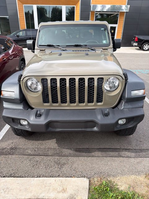 Used 2020 Jeep Gladiator Sport AWD/4WD image 1
