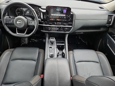 Used 2025 Nissan Pathfinder SL AWD/4WD image 11