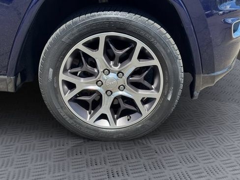 Used 2018 Jeep Grand Cherokee Limited AWD/4WD image 30