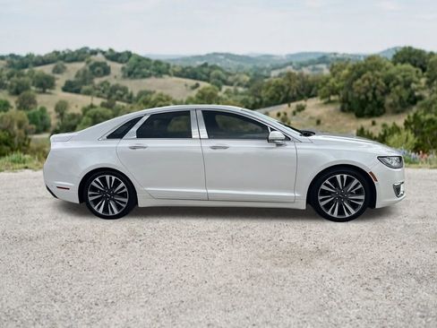 Used 2020 Lincoln MKZ Reserve FWD image 11