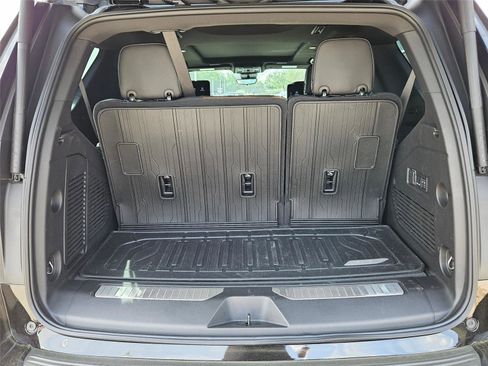 Used 2025 GMC Yukon Denali Ultimate w/ LPO, Floor Liner Package AWD/4WD image 28