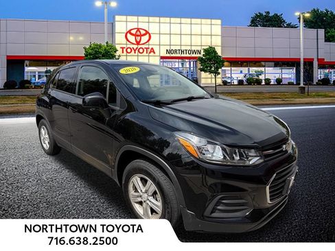 Used 2020 Chevrolet Trax LS w/ Tint and Cruise Package FWD image 9