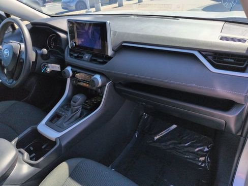 Used 2025 Toyota RAV4 LE image 21
