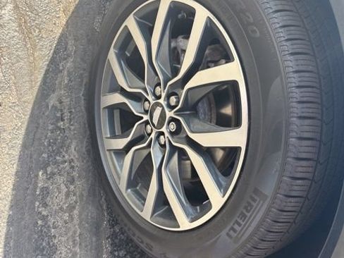 Used 2021 Cadillac XT5 Sportv w/ LPO, Floor Liner Package AWD/4WD image 25
