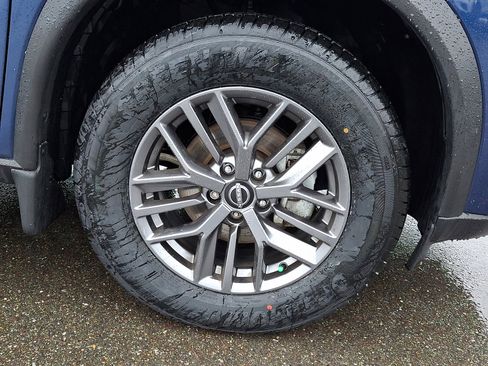 Used 2023 Nissan Rogue S image 8