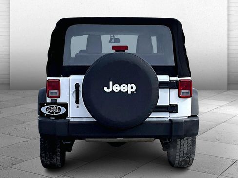 Used 2018 Jeep Wrangler Sport image 3