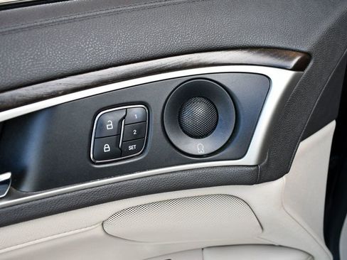 Used 2020 Lincoln MKZ Reserve image 12