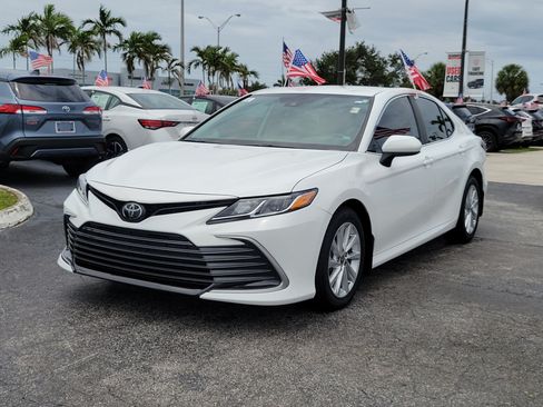Used 2024 Toyota Camry LE FWD image 5