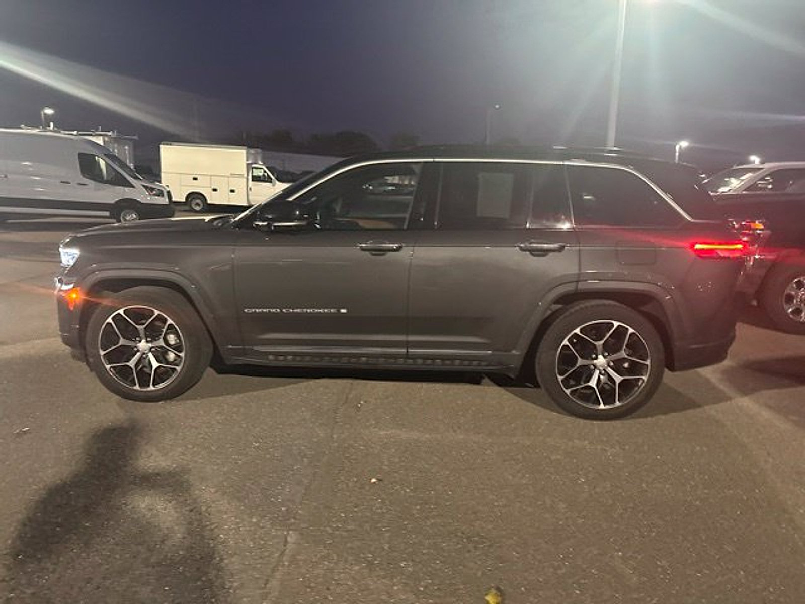 Used 2025 Jeep Grand Cherokee Summit AWD/4WD image 3