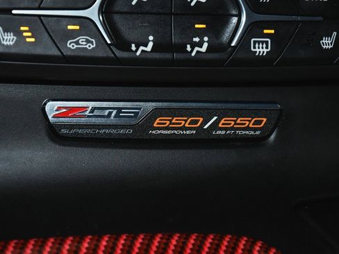 Used 2015 Chevrolet Corvette Z06 w/ 3LZ Preferred Equipment Group image 33