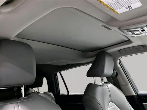 Used 2022 Toyota Highlander XLE AWD/4WD image 14