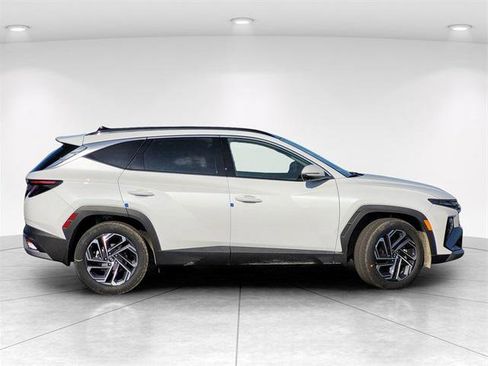 New 2025 Hyundai Tucson Limited image 4