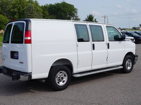 Used 2025 GMC Savana 2500 w/ Driver Convenience Package RWD image 5