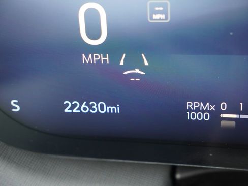 Certified 2025 Buick Enclave Sport Touring image 33