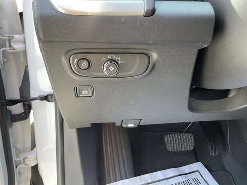 Used 2024 GMC Terrain SLE FWD image 23