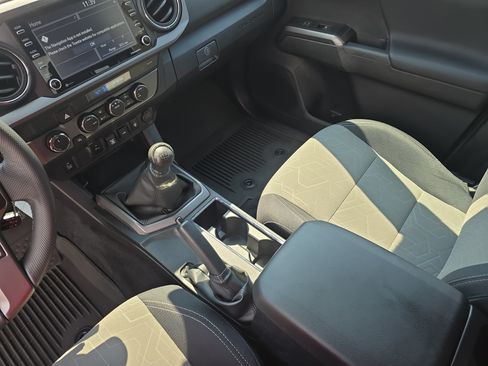 Used 2022 Toyota Tacoma TRD Sport w/ Technology Package AWD/4WD image 26