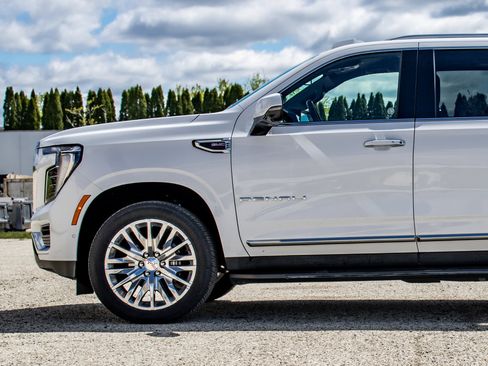 Used 2025 GMC Yukon XL Denali AWD/4WD image 46