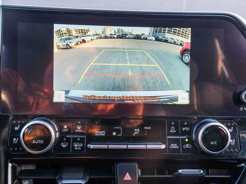 Used 2023 Toyota Highlander Limited FWD image 23
