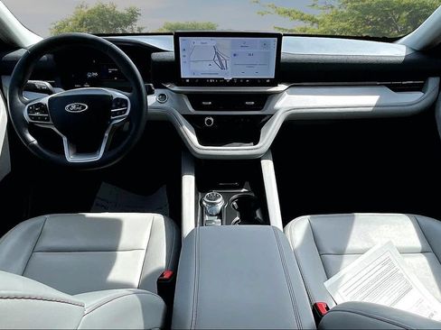 Used 2025 Ford Explorer Active w/ Active Comfort Package AWD/4WD image 16