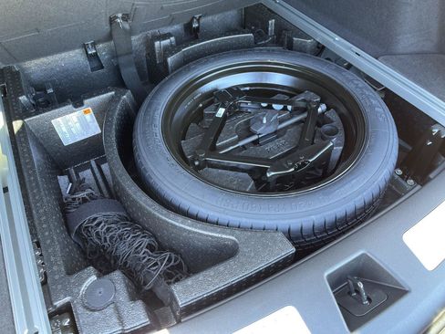 Used 2024 Cadillac XT5 Sportv w/ LPO, Floor Liner Package AWD/4WD image 47