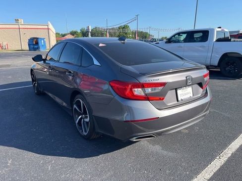 Used 2018 Honda Accord Sport image 4