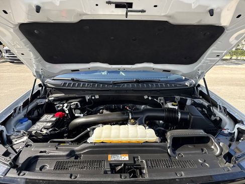 Used 2025 Ford Expedition Active image 32