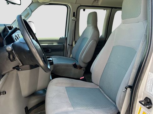 Used 2014 Ford E-350 and Econoline 350 XLT RWD image 19