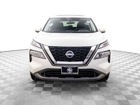 Used 2023 Nissan Rogue SV w/ SV Premium B Package image 2