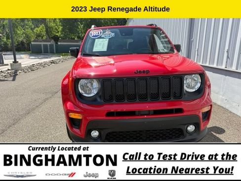 Used 2023 Jeep Renegade Altitude AWD/4WD image 3