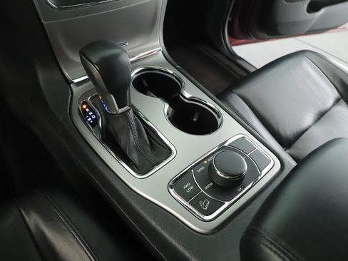 Used 2018 Jeep Grand Cherokee Limited AWD/4WD image 16