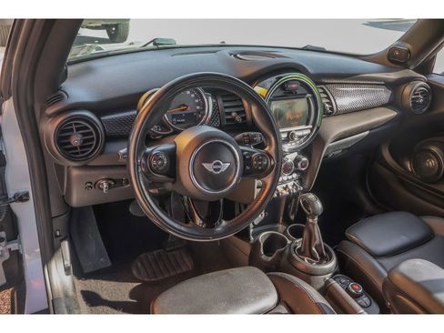 Used 2018 MINI Cooper S image 12