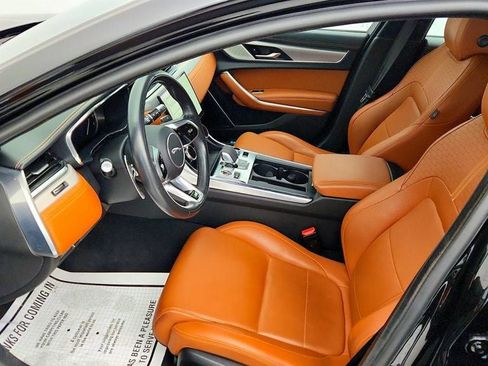 Used 2022 Jaguar XF R-Dynamic SE image 20