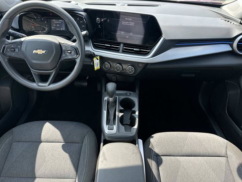 Certified 2024 Chevrolet Trax LS w/ LS Convenience Package FWD image 12