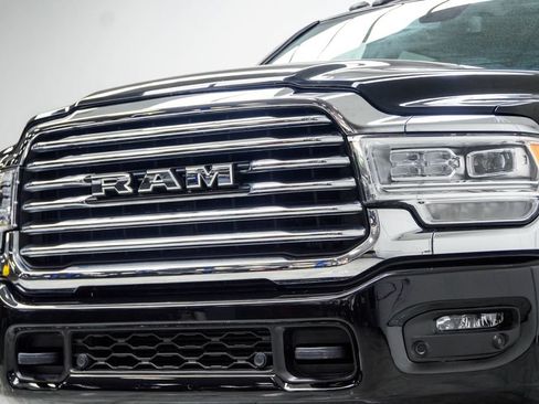 Used 2023 RAM 3500 Limited AWD/4WD image 2