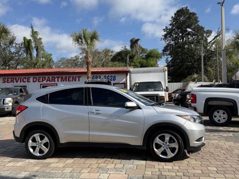 Used 2016 Honda HR-V LX image 3